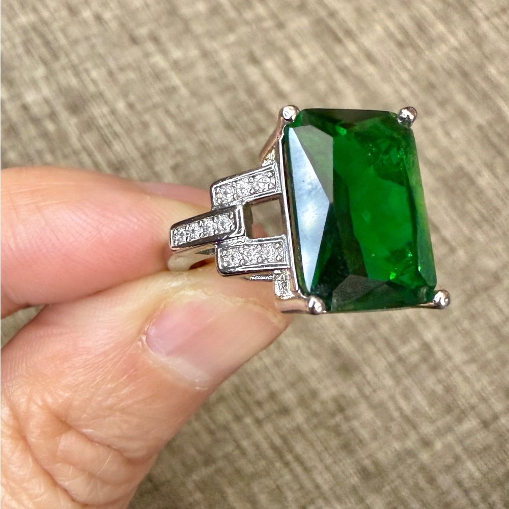 Emerald Lab Created Green Cocktail Engagement Ring Silver .925 Size 5 New Years
